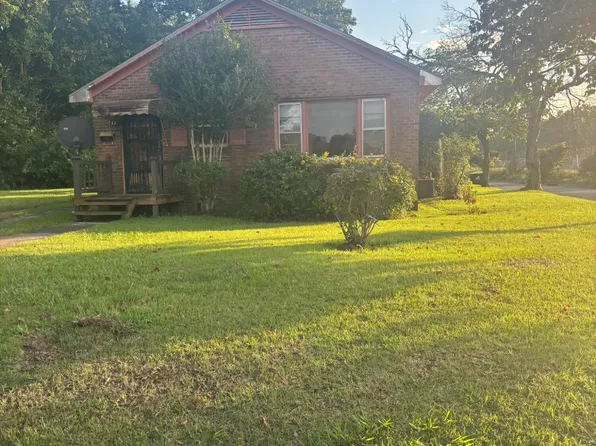 411 N Broad Street, Williamston, NC 27892