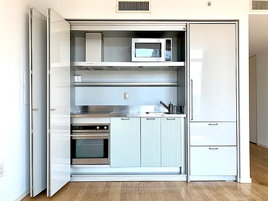 Rented by City Connections Realty | media 4