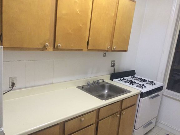 2nd image of 1347 E 17th St APT 2C