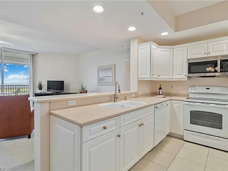 1001 Arbor Lake Dr #1406 — Photo 7
