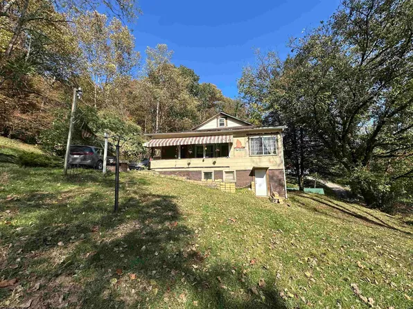 130 Otter Ln, Gassaway, WV 26624