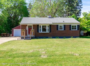 1407 Wilshire Rd, Haslett, MI 48840
