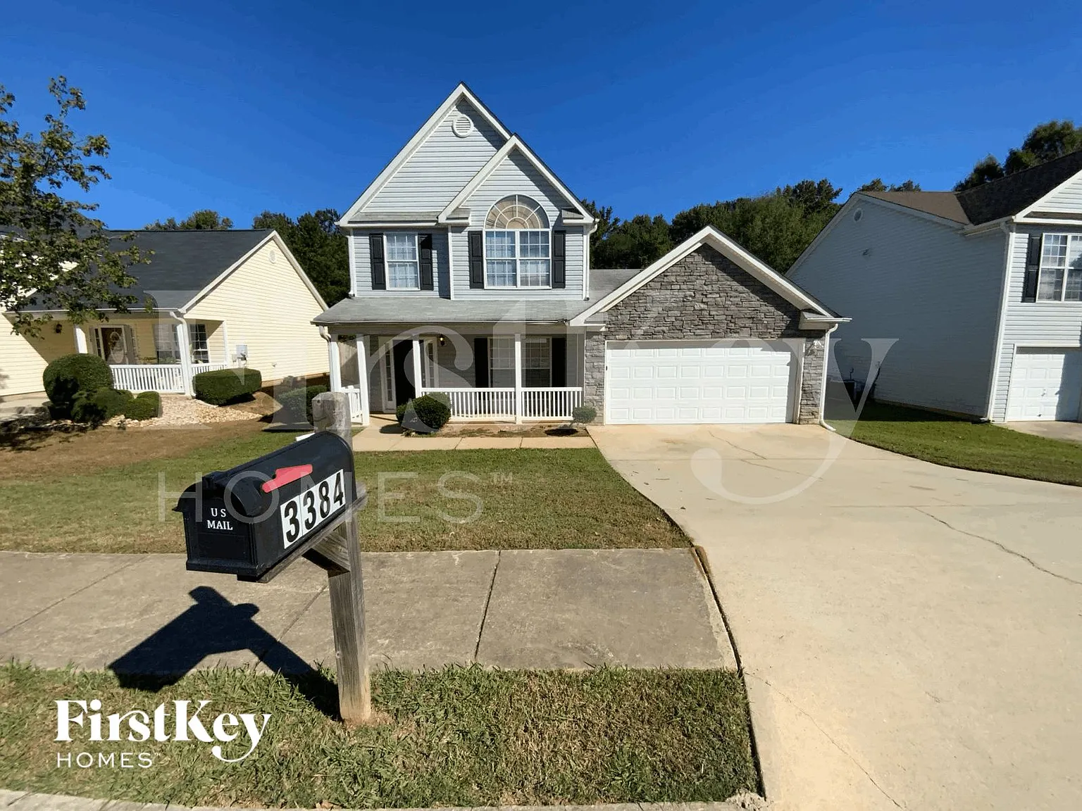 4 bed, 2.5 bath, 1832 sqft, $2,400 — Photo 1