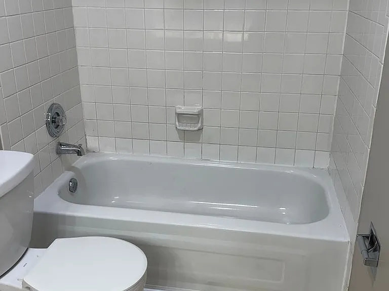 5S470 Scots Dr #D — Photo 11