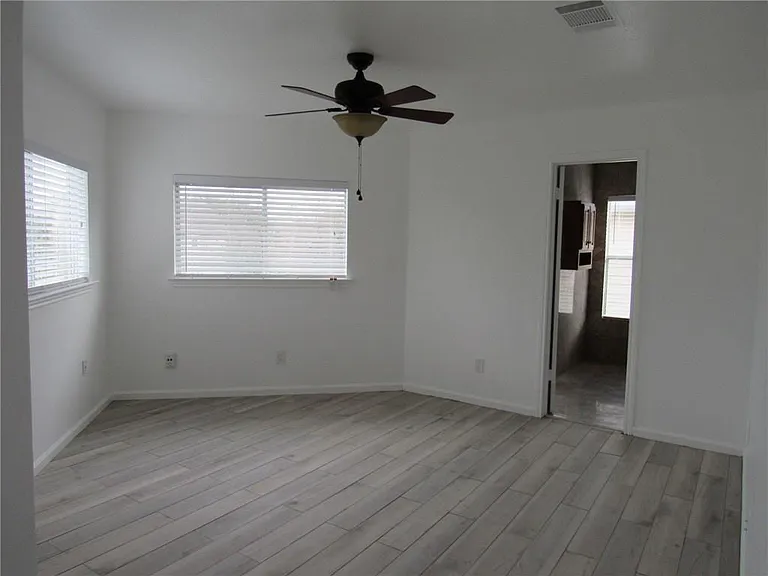 2107 Deer Creek Trl — Photo 21