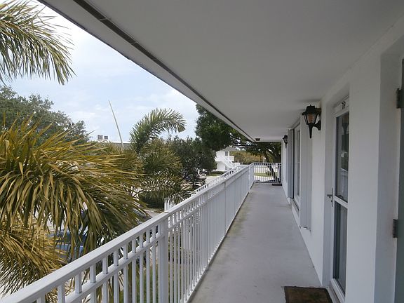 3rd image of 2800 Indian River Blvd