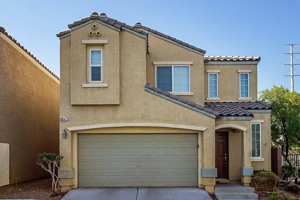 3 bed, 2.5 bath, 1680 sqft, $2,190 — Photo 1