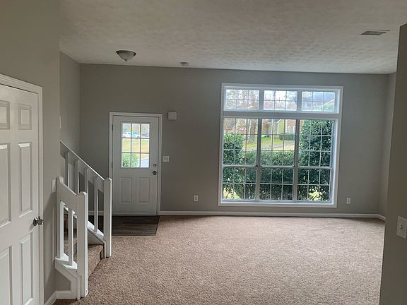 4th image of 2021 Hollywood Dr