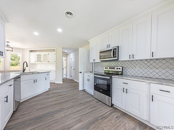 5th image of 1246 Regent Rd