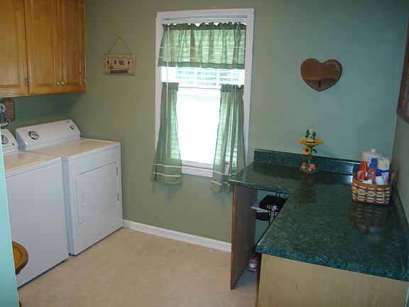 2nd image of 2765 Dogwood Cir