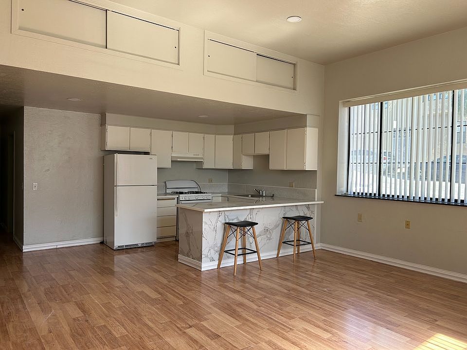 1st image of 545 Excelsior Ave #0