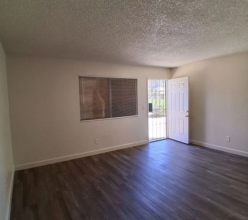 4841 E. Lane Ave.
