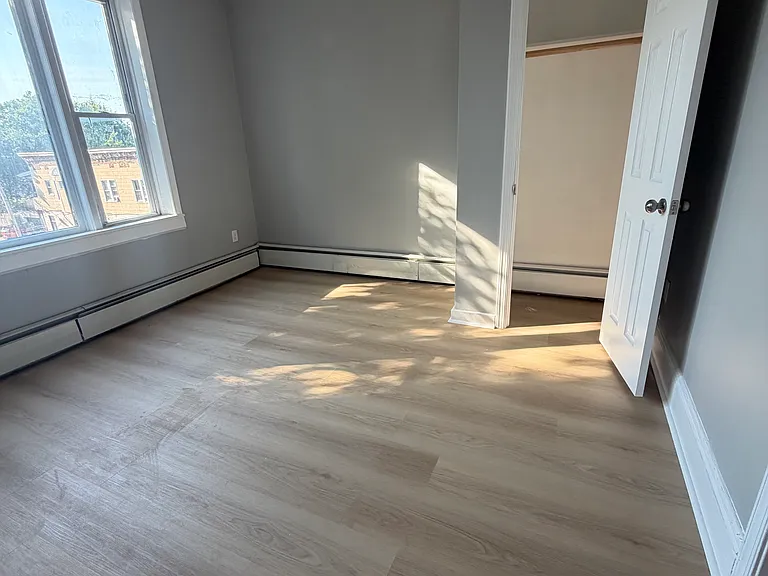 972 Broadway #F3 — Photo 11