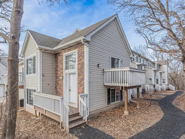 310 W Whispering Oaks Ln #310, Round Lake, IL 60073