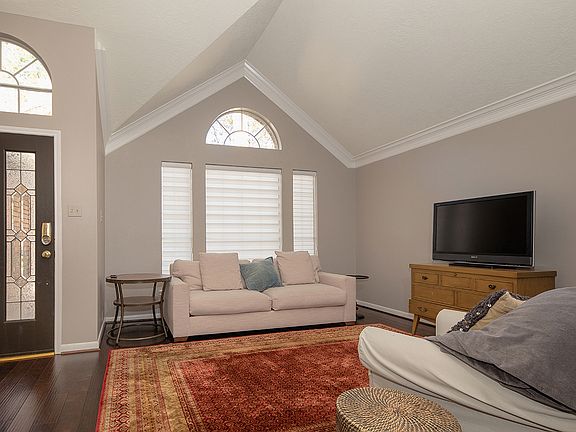 2nd image of 10 Silver Canyon Pl