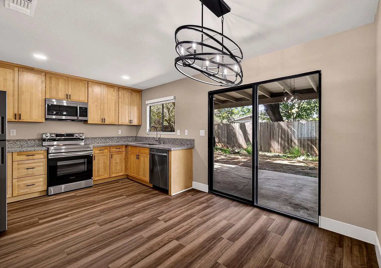 Burnap Apartments — Photo 4