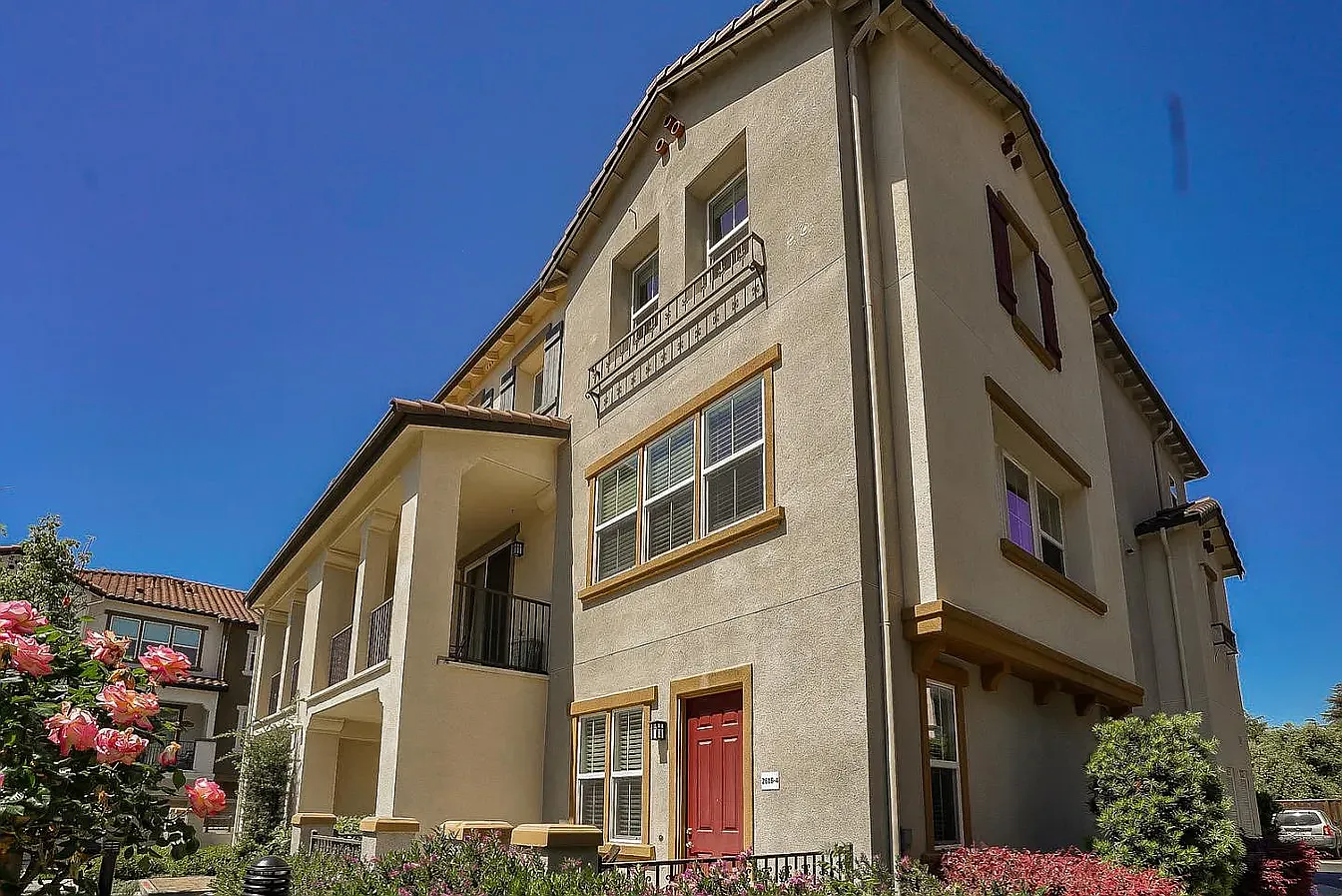 2618 Celadon Cir — Photo 1
