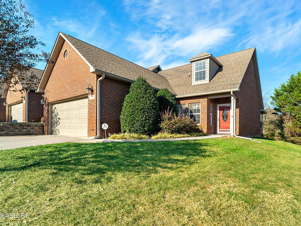 1st image of 370 Meadow Walk Ln