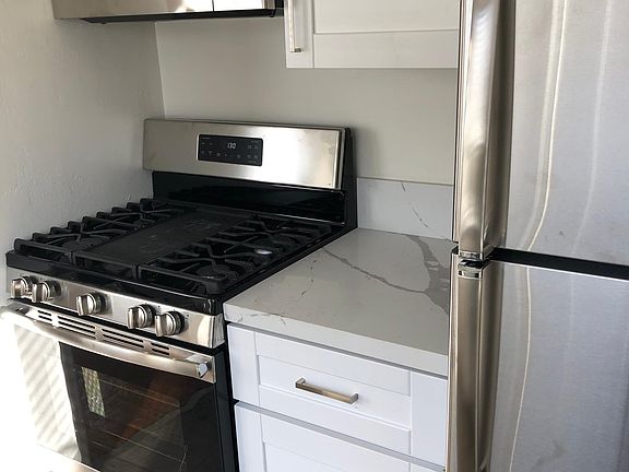 5th image of 2565 Wightman St