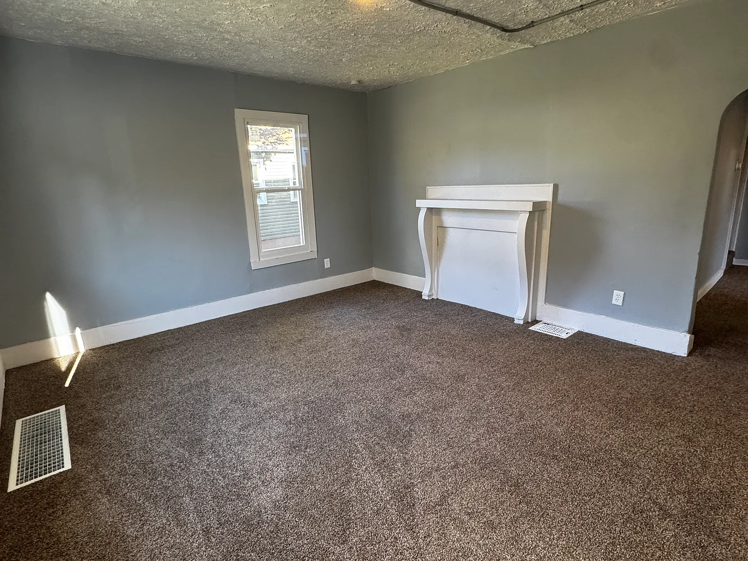 3 bed, 1.5 bath, 1244 sqft, $1,175 — Photo 2