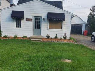 45554 Jefferson Ave, Chesterfield, MI 48047