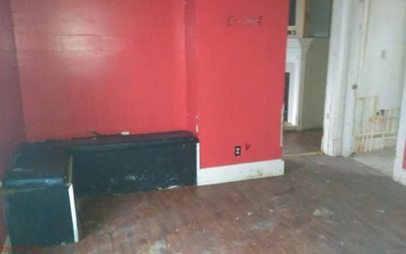 4th image of 210 NW J St