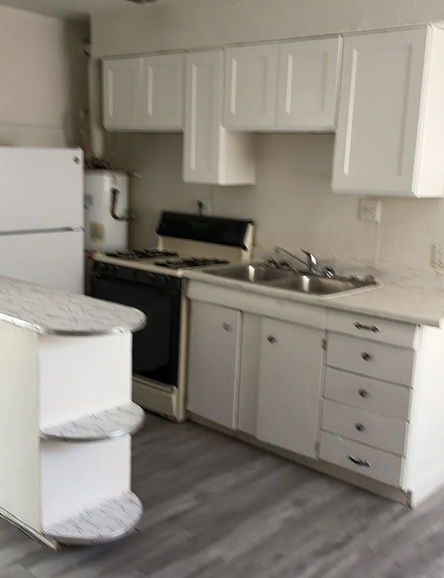 1 bed, $900 — Photo 1