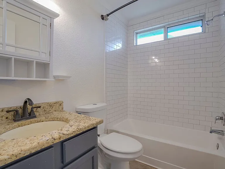 8405 Winter Haven Rd — Photo 13