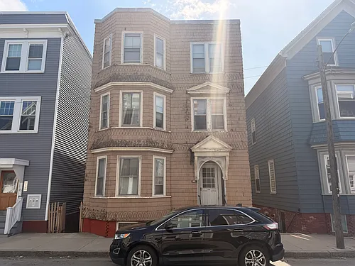 18 Washburn St #R Photo 1