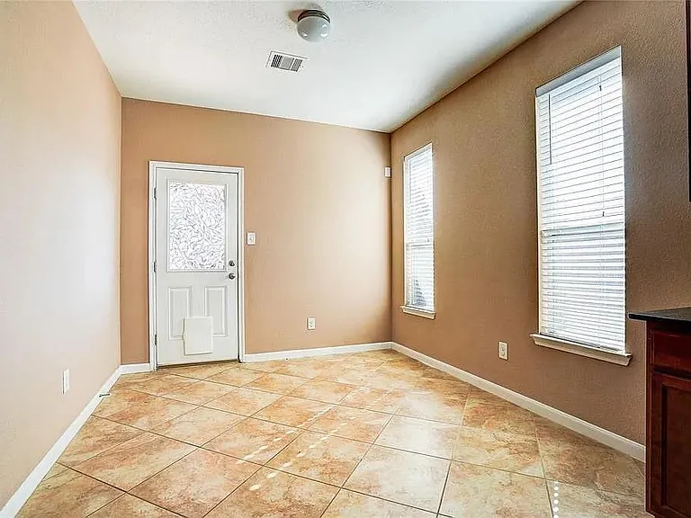 907 Aft Valley Dr — Photo 11