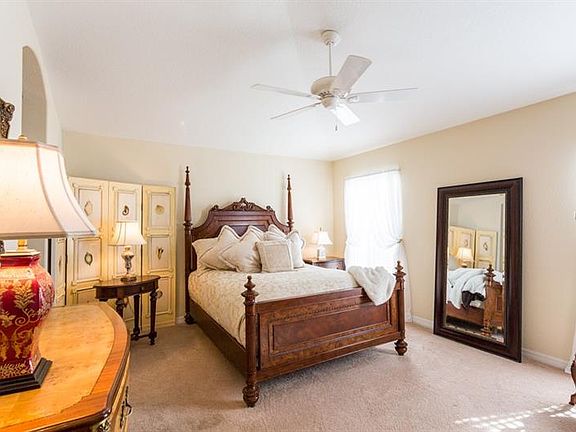 4th image of 1711 Oak Pond St