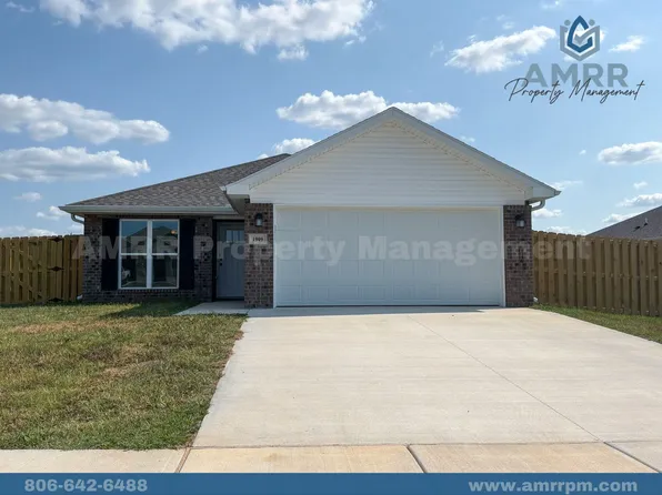 1909 Porter St, Pea Ridge, AR 72751