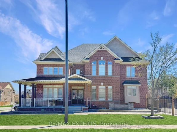 22 Travers Gate, Springwater, ON L9X 0S8