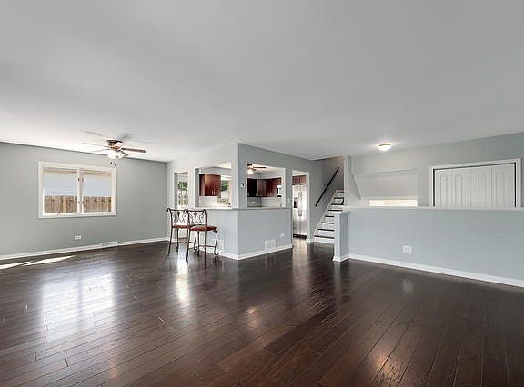 5th image of 824 East Ave