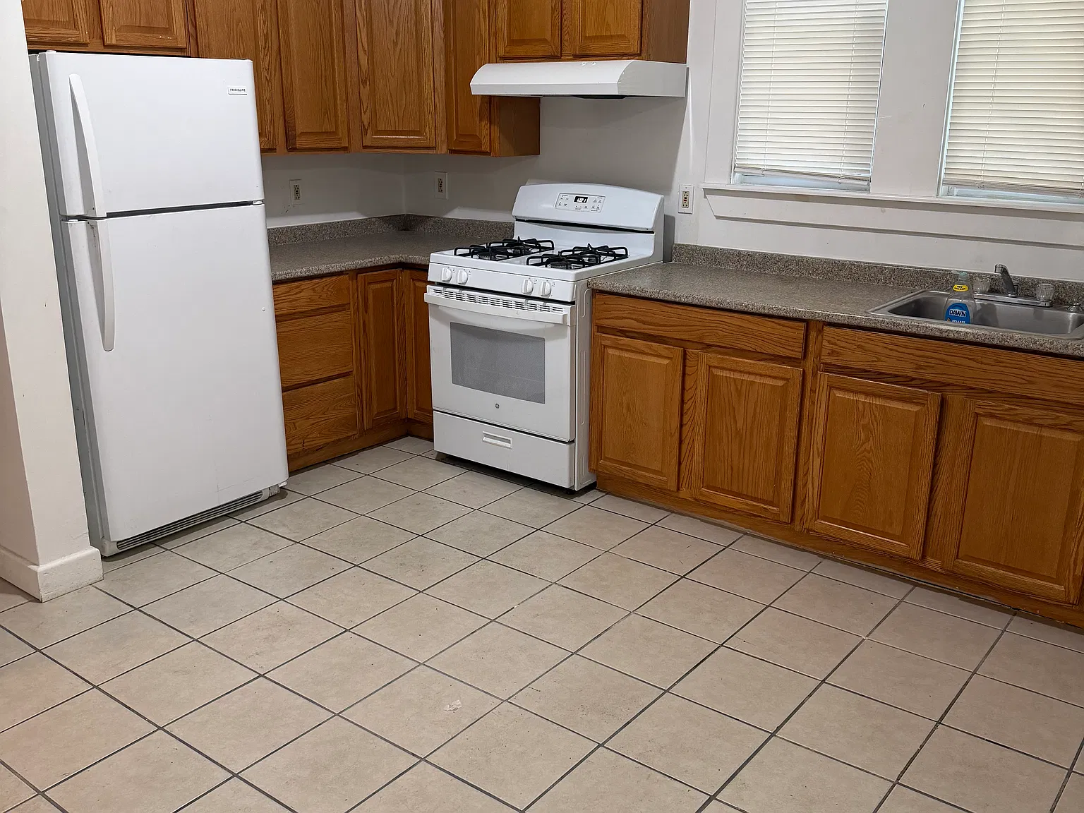 2 bed, 700 sqft, $2,500 — Photo 1