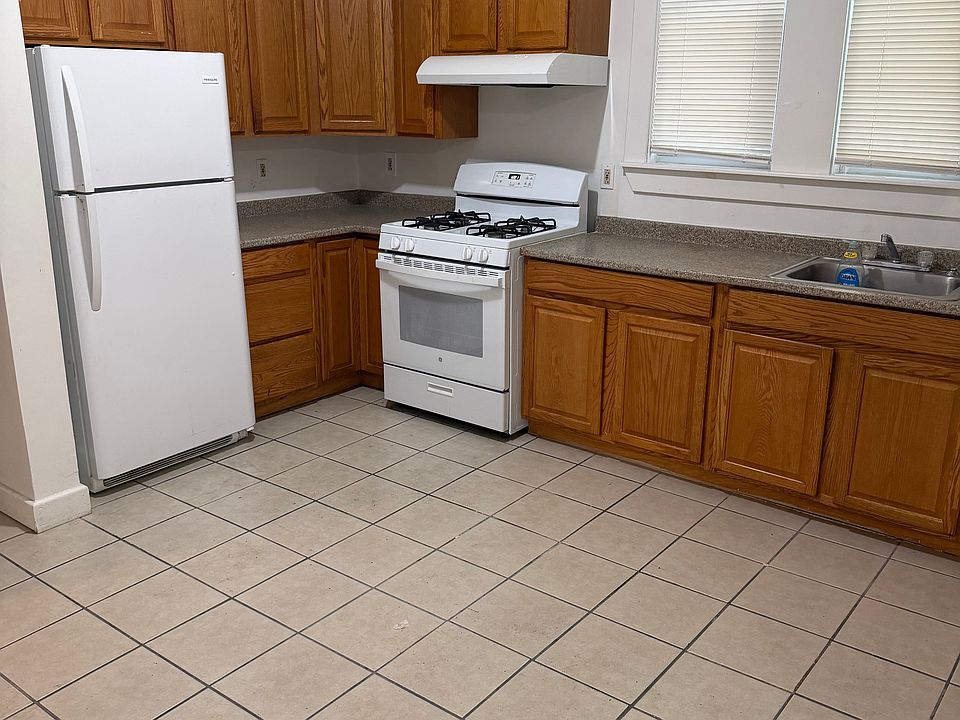 1st image of 15 Rill St Floor 1