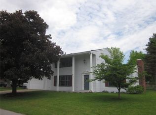 730 Riverside Cir, Columbus, IN 47203