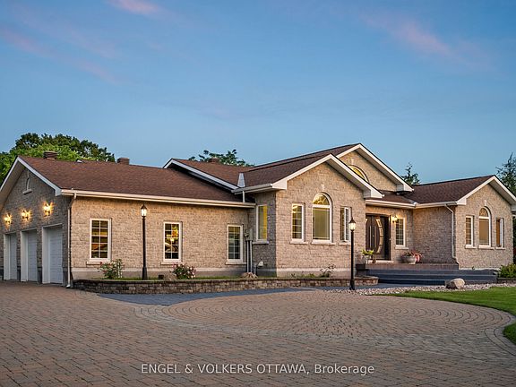 3rd image of 1562 Lakeshore Dr