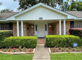 5458 Grape St, Houston, TX 77096