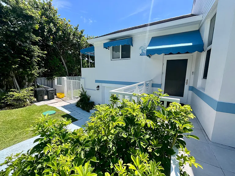 115 Dolphin Rd — Photo 33