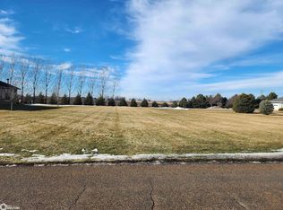 1303 N Country Club Rd, Algona, IA 50511