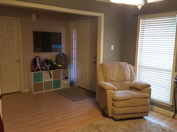 Entryway into formal dining 