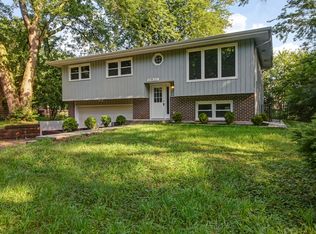 29W210 Grove Ave, West Chicago, IL 60185