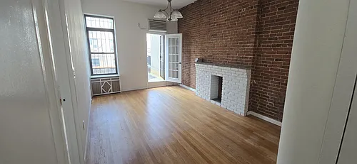 111 W 75th St #4R Photo 1 111 W 75th St #4R Photo 1