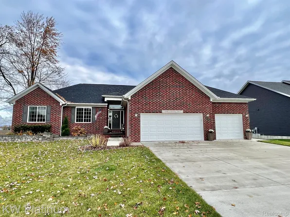 3996 Capital Ave, Fort Gratiot, MI 48059