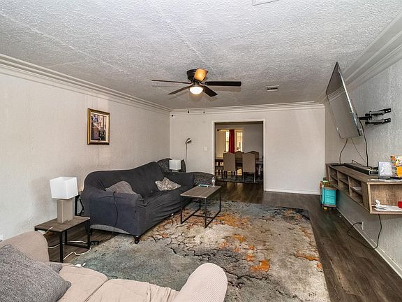 2nd image of 4814 E Iowa Ave