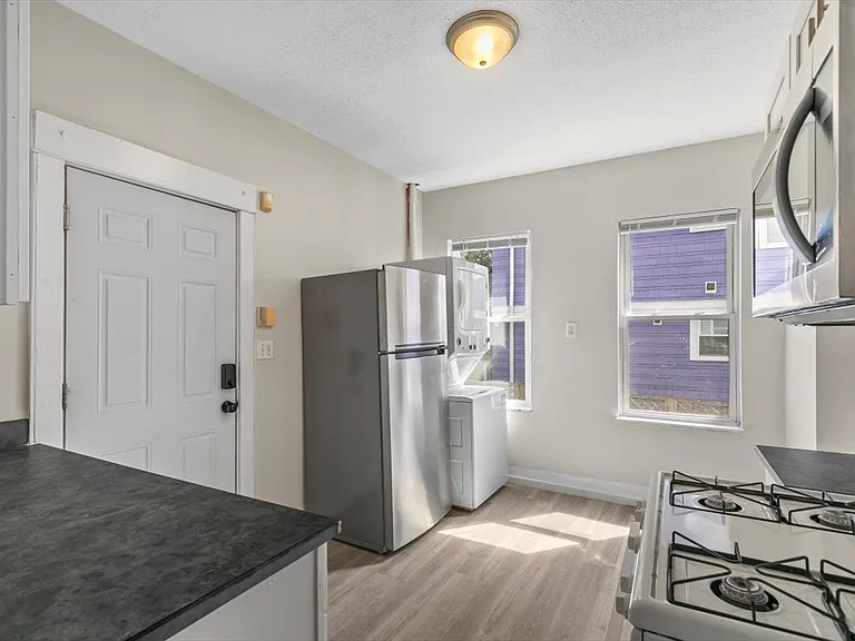 21 Sheldon Ter #1 — Photo 8