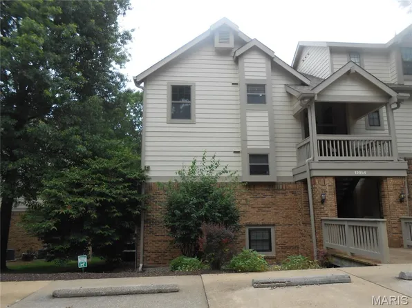 12954 Bryce Canyon Dr APT E, Maryland Heights, MO 63043