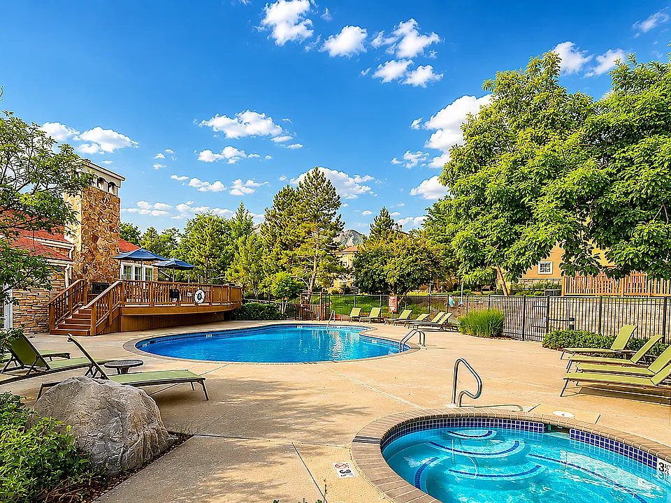 Resident Lounge Pool and Spa