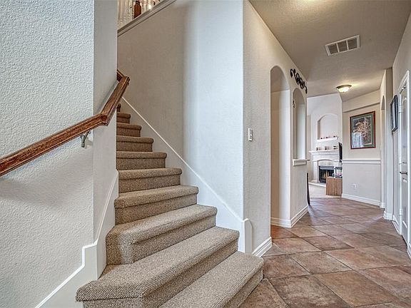 3rd image of 2918 Abby Ln